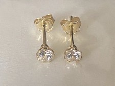 Orecchini Punto Luce in oro 18