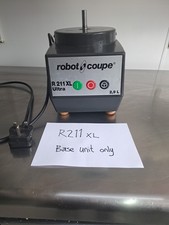 The Fabulous Robot Coupè R211