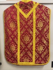 ANTICA PIANETA IN BROCCATO ROSSO CON STOLA