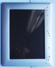 CORNICE SATINATA MASCAGNI CON MOTIVO LATERALE BRILLANTINI  DIMENSIONI 17 x 22 CM