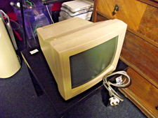 Monitor tubolare a raggi catodici Commodore 1402 vintage funzionante