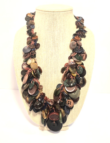 Collana vintage con - , bottoni
