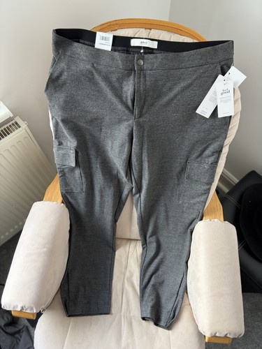 Pantaloni cargo nuovi con