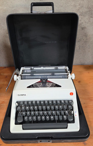 Vintage olympia international - olympia,