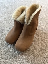 Stivali zoccoli UGG Lynnea