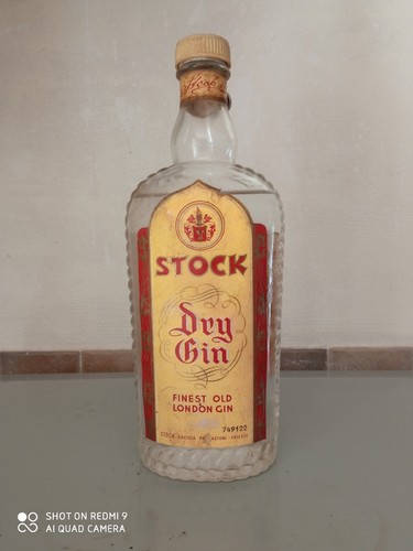 Dry gin stock finest - dry,