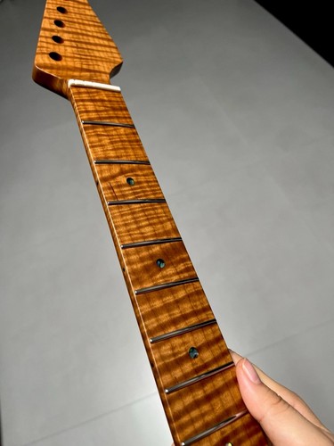 Suhr 22fret roasted flame - 22fret,