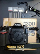 Nikon D300 corpo 16.892 scatti