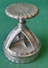 VECCHIO STAMPO PRESSA X HAMBURGER PRESSACARNE A MANO ALBERTINI VINTAGE. AQ37