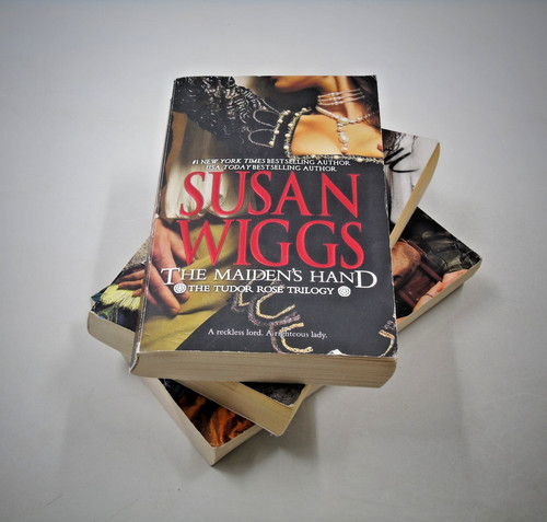 Tudor rose trilogy susan - by,