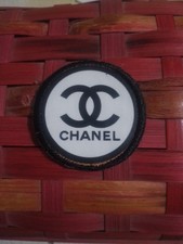 Logo Toppa Chanel con tessuto a ricamo