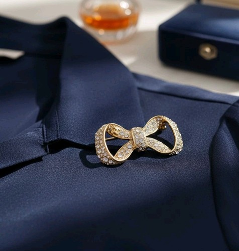 Chanel logo spilla corsetto - chanel,