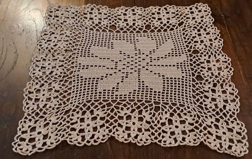 Centrotavola uncinetto 37x37 - uncinetto,
