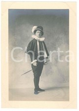 1920ca ITALIA TEATRO Attore con spada e costume di scena - Foto BETTINI LIVORNO