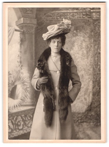 Fotografia donna elegante con