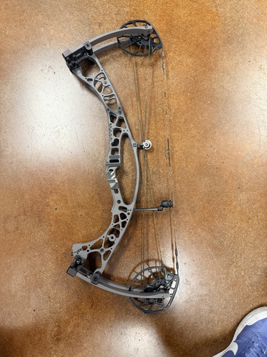 New hoyt alpha tombstone - new, 30