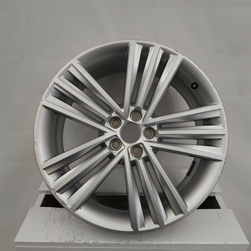 Skoda scala 657 - pollici, 7j