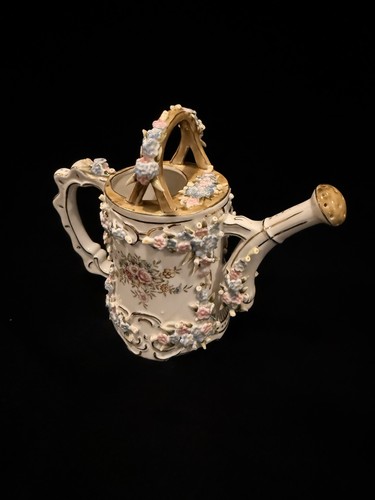 Antico vaso annaffiatoio
