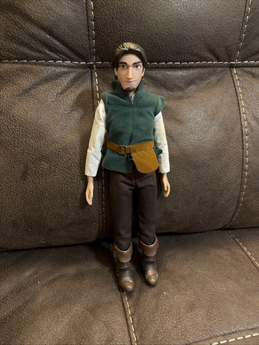 Disney store tangled - tangled, flynn
