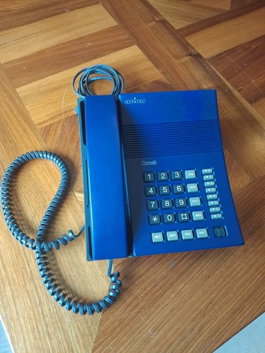 Vecchio telefono tasti blu - telefono, a