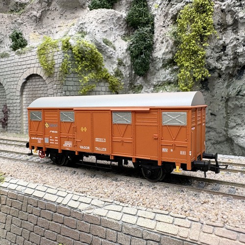 Wagon couvert type - wagon, de