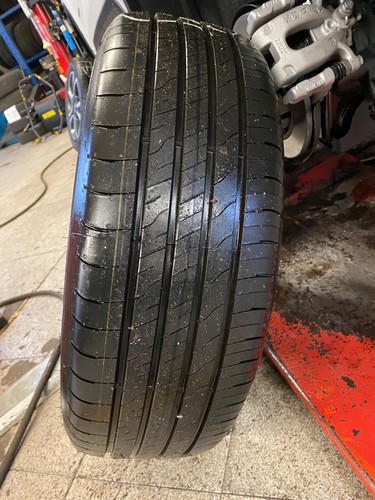 Gomme goodyear 215 - gomme, 99v