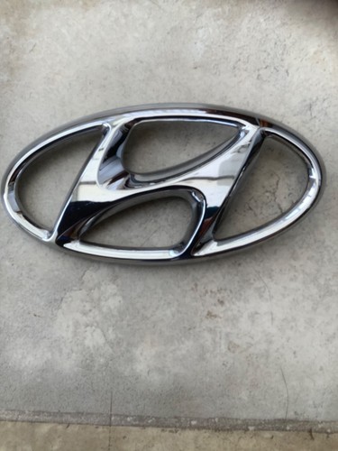 Hyundai ix20 bonnet badge - hyundai,