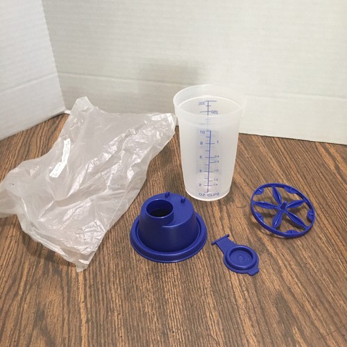 Tupperware mini quick shake - mini,