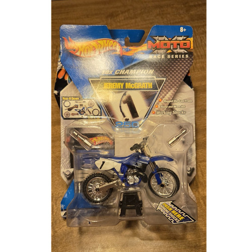 Hot wheels moto race - hot,