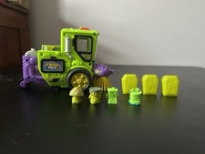 The Trash Pack Zombie Catcher