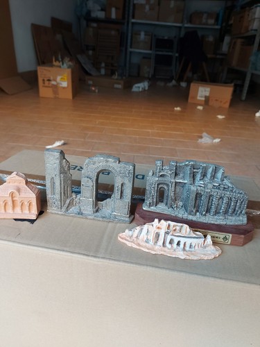 Monumenti miniatura di - monumenti,