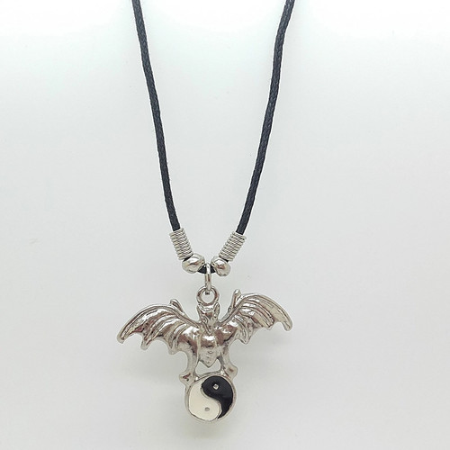 Collana con ciondolo drago