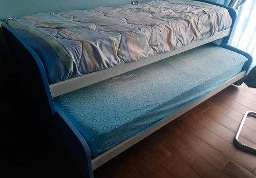 Letto castello con - a,