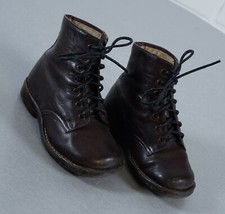 antiche scarpe da bambino in