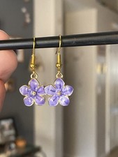 Orecchini fiori viola 