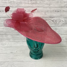 Fascinatore grande in paglia rosa debutto con fiocco e dettaglio piuma PK2005675