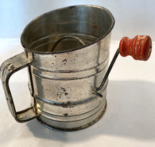 Antico setaccio per farina in