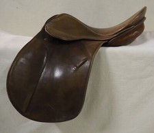 Sella da dressage Stübben Parzival extra versatilità 30,5 larghezza camera sedile 17,5