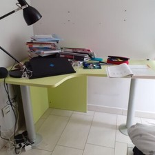 Scrivania Angolare in Legno + Libreria a Cubi, tutto di color verde