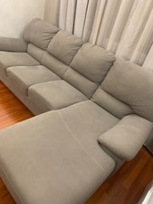 Salotto con letto e con isola, largo 260 cm in buone condizioni . Colore elephan