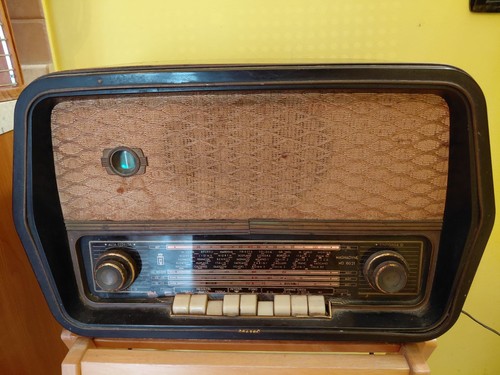 Antica radio vintage - vintage, d'epoca