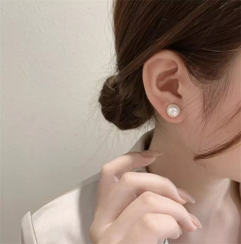 Piercing donna senza bisogno