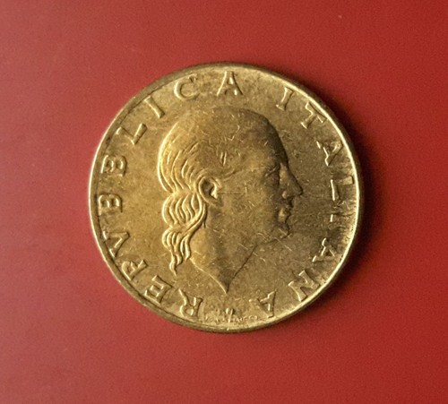 200 lire 1978 - testa, pelata
