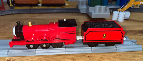 Treno batteria tomy james - a,