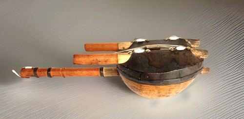 Strumento corde banjo - a,