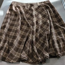 Gonna svasata marrone a quadri