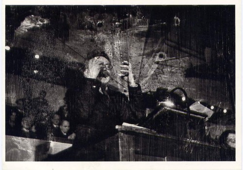 Leon trotsky lecturing - leon, in