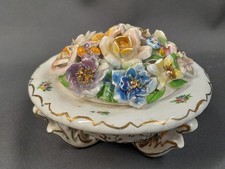 Scatola In Porcellana. Fiori E