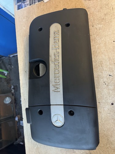 Coperchio iniettore motore
