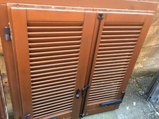 Finestra e Persiana con due ante In Legno Artiginale Con Vetrocamera .